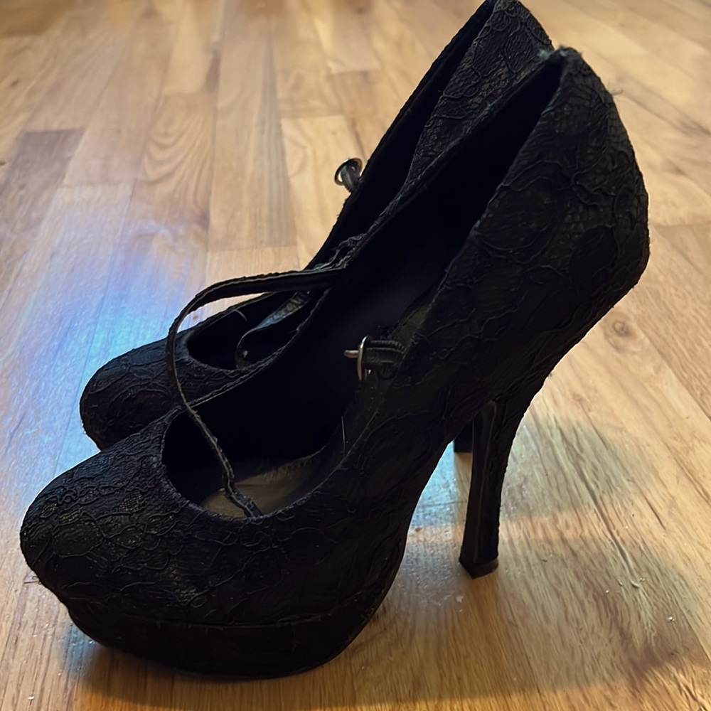 Laced heels